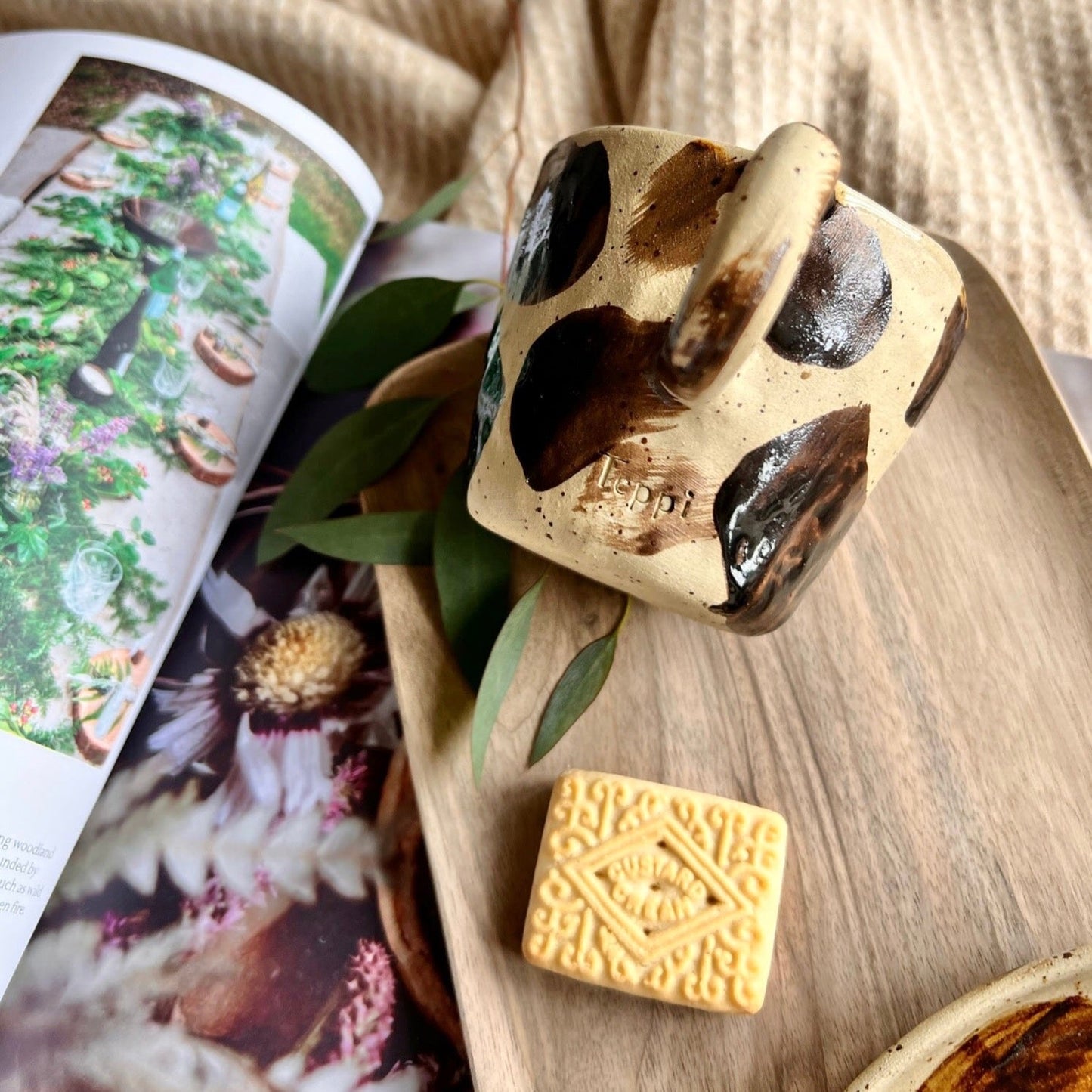 Brushstrokes | Biscuit Plate & Cosy Mug Duo