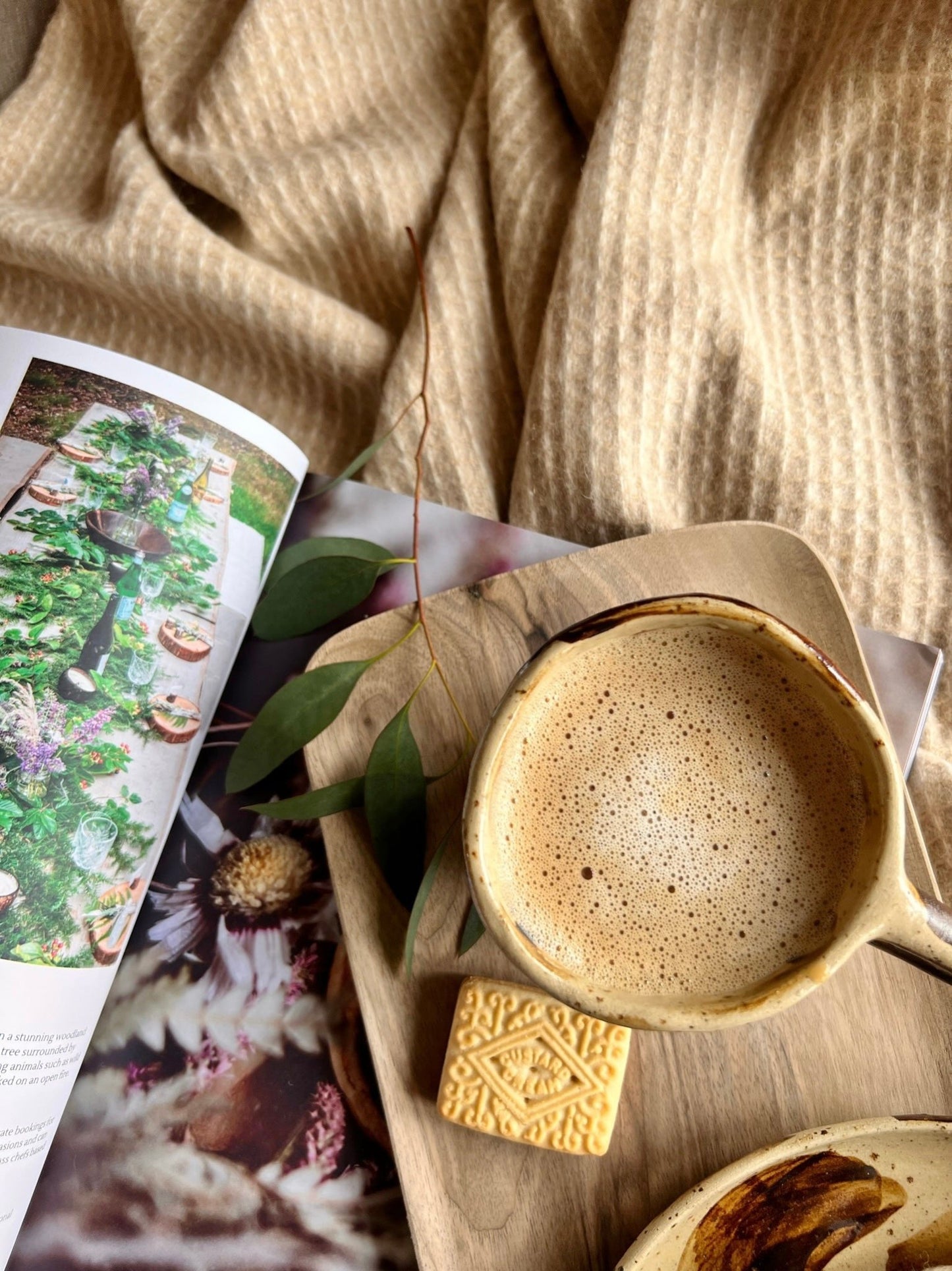 Brushstrokes | Biscuit Plate & Cosy Mug Duo