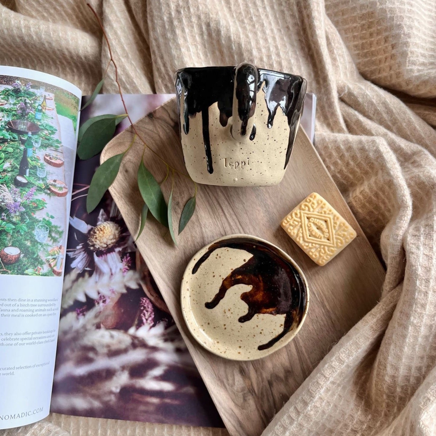 Drips | Biscuit Plate & Cosy Mug Duo