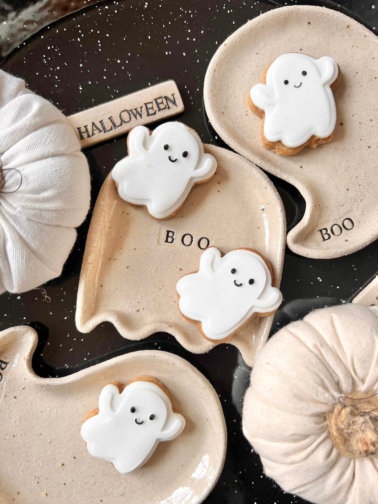 Mallow | Ceramic Ghost Plates