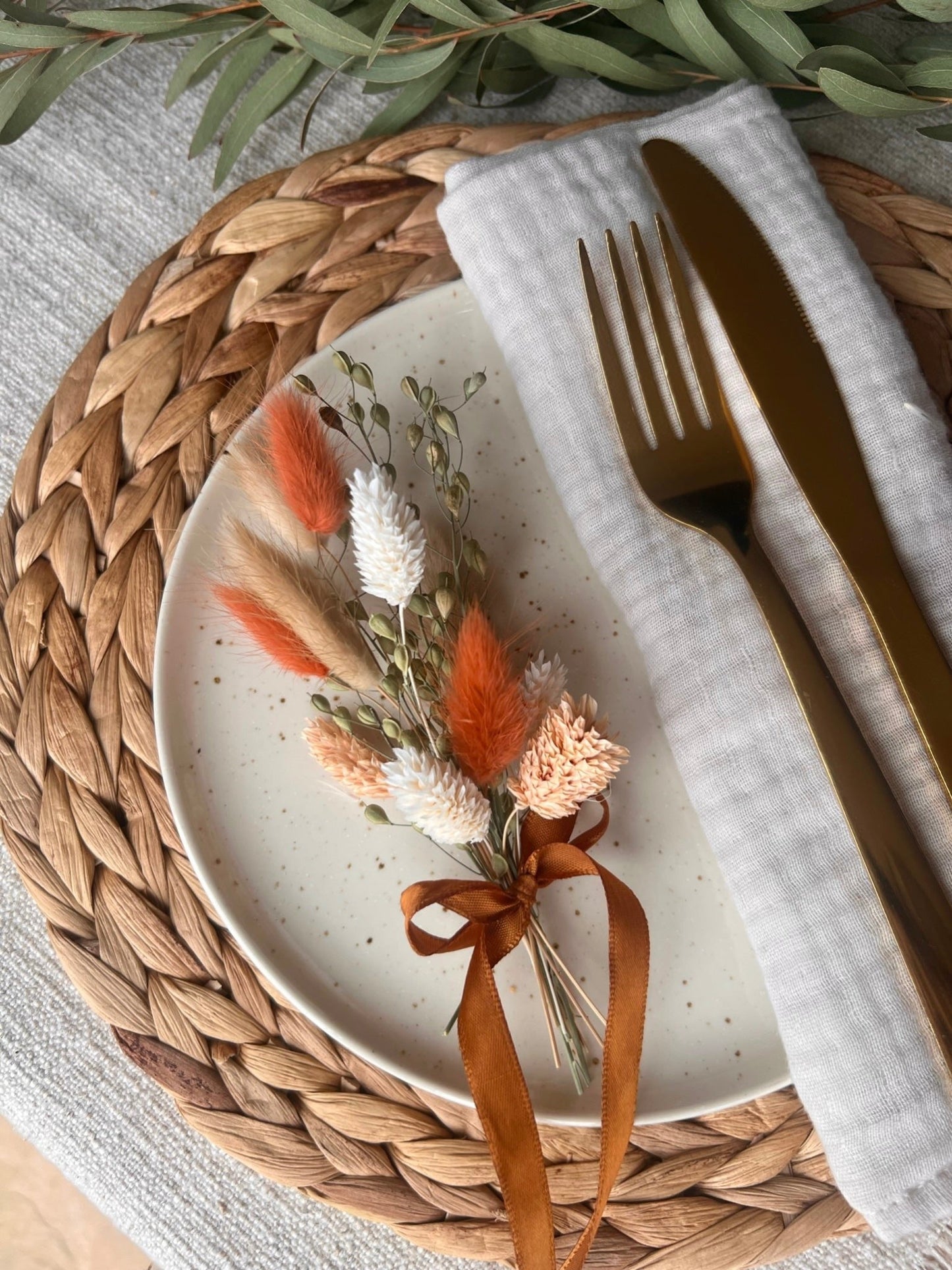 Dried Floral Place Setting | With Ceramic Heart Tag