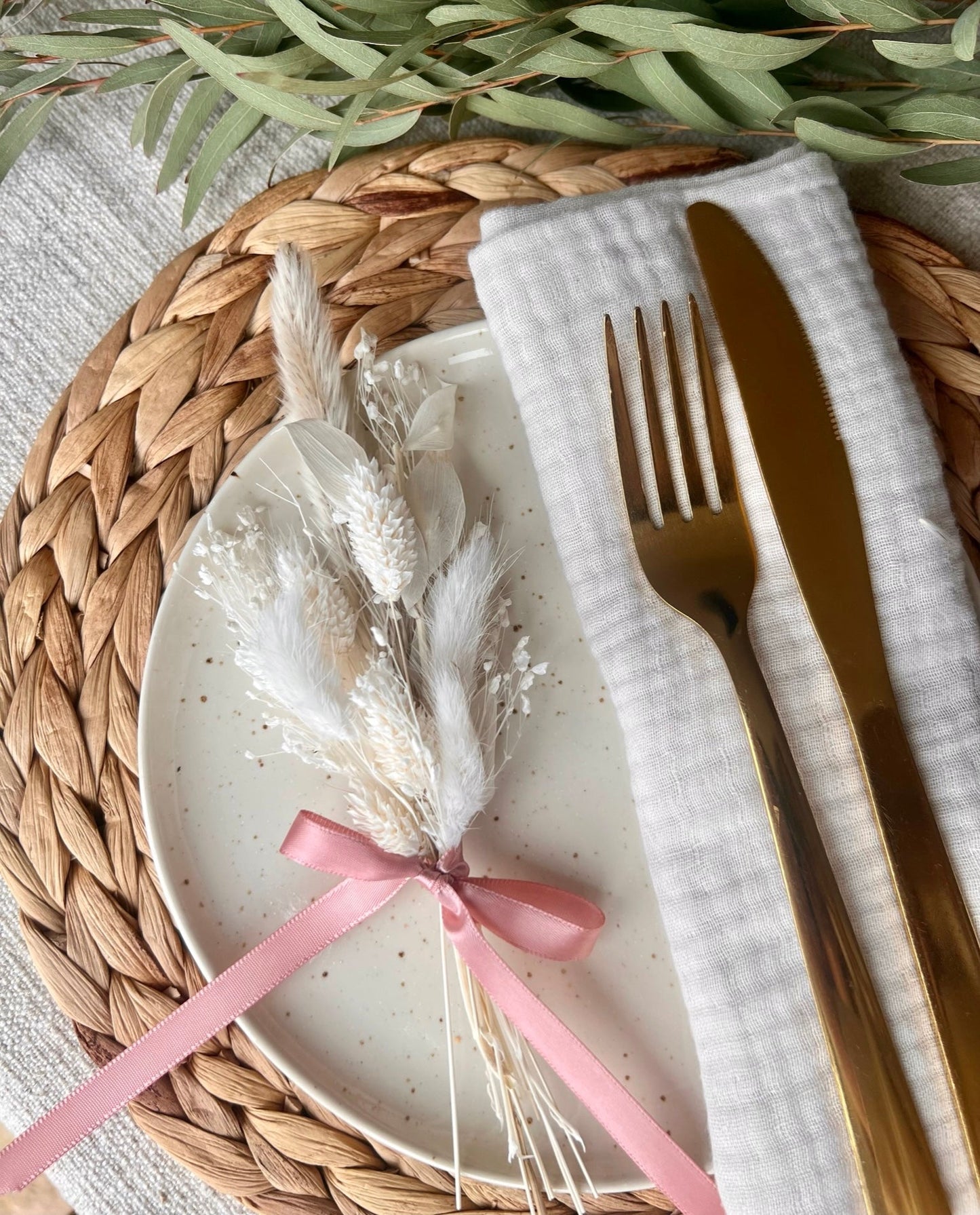 Dried Floral Place Setting | With Ceramic Heart Tag