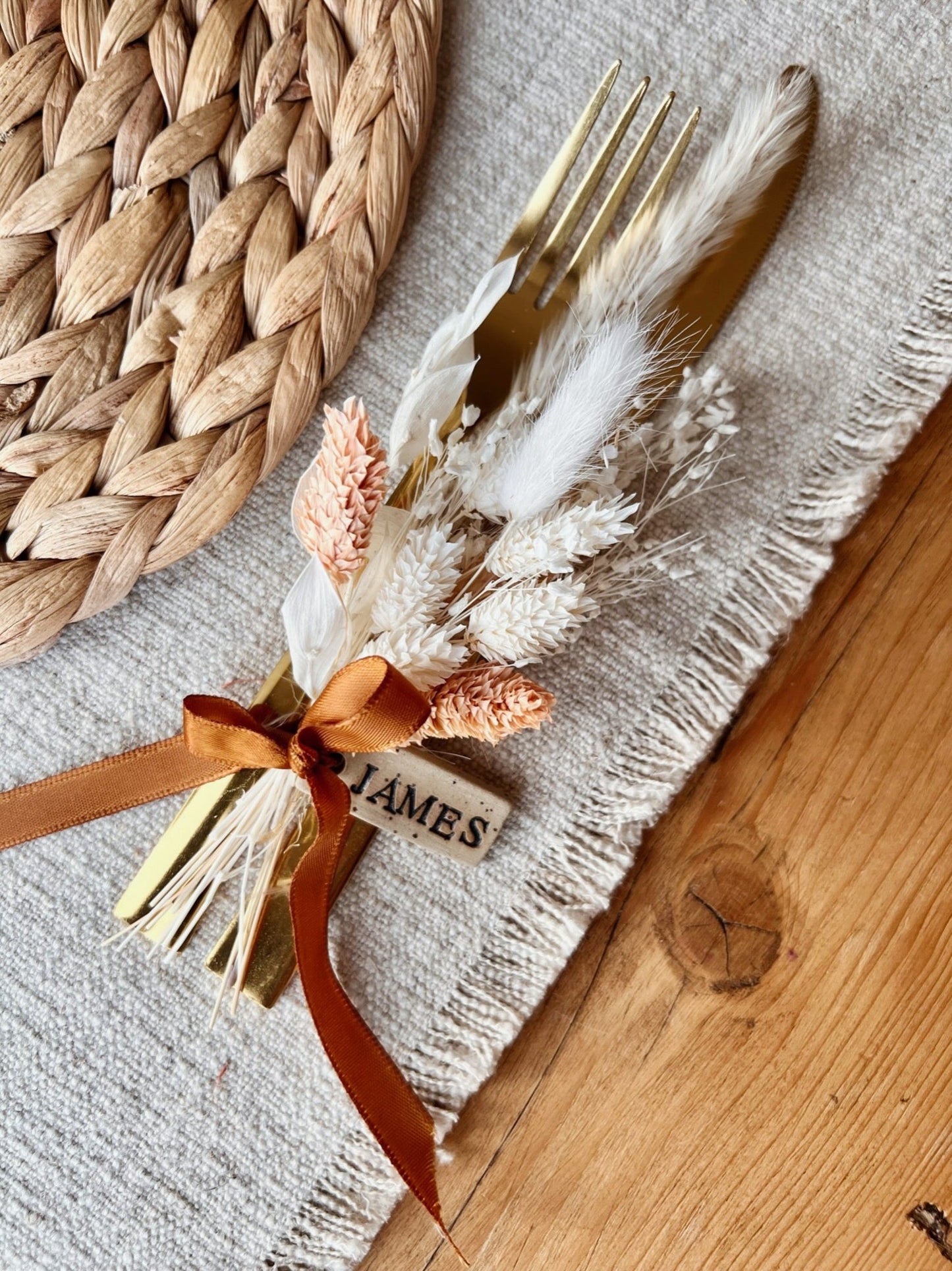Dried Floral Place Setting | With Personalised Ceramic Tag