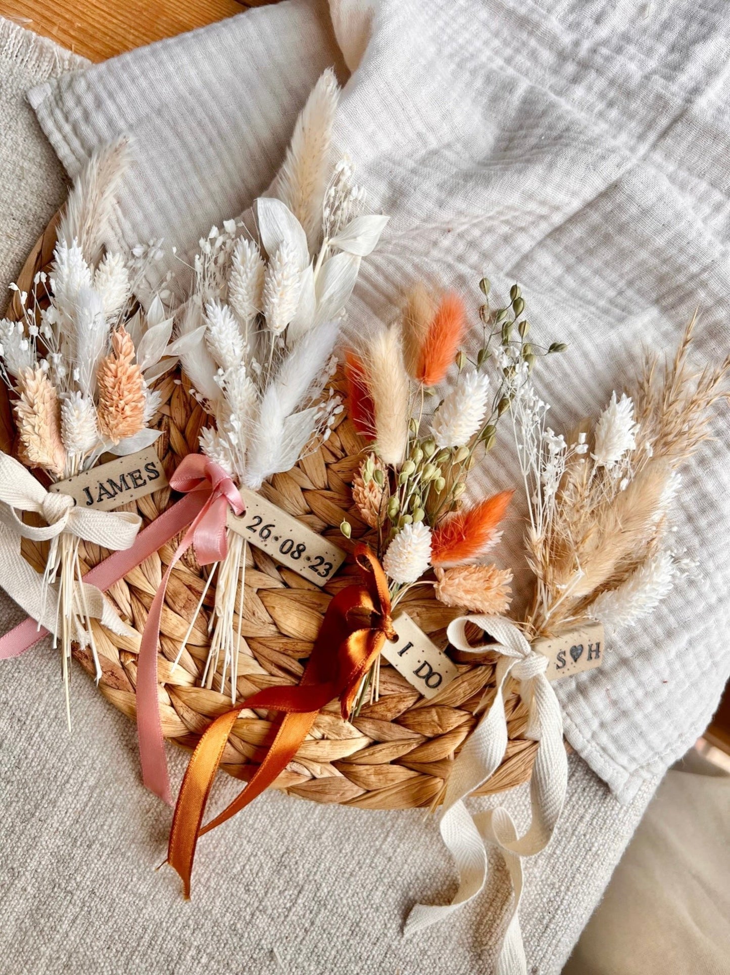 Dried Floral Place Setting | With Personalised Ceramic Tag