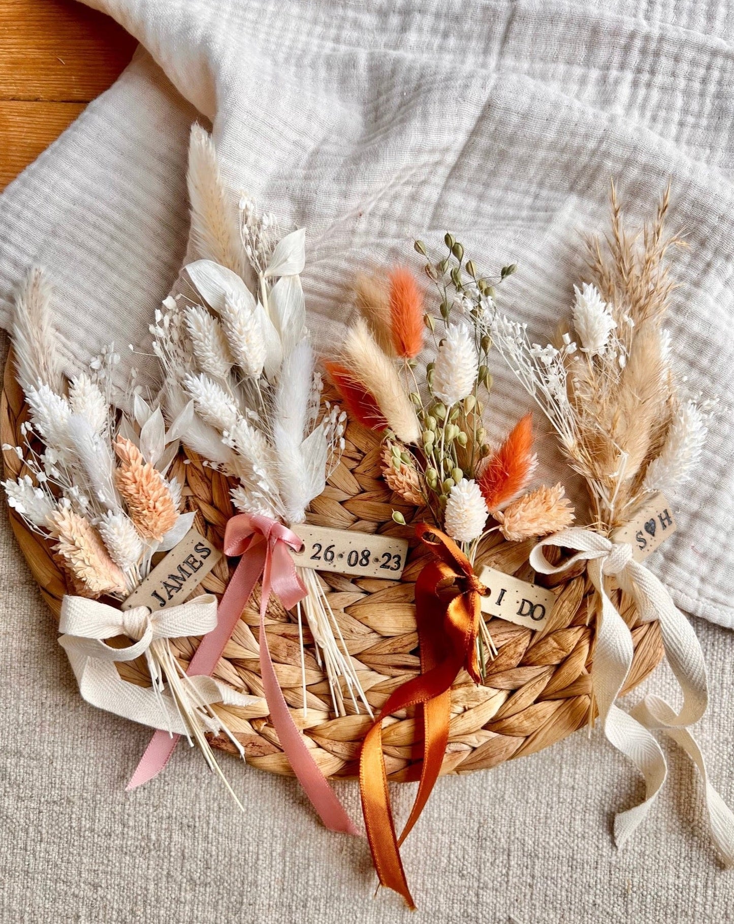 Dried Floral Place Setting | With Personalised Ceramic Tag