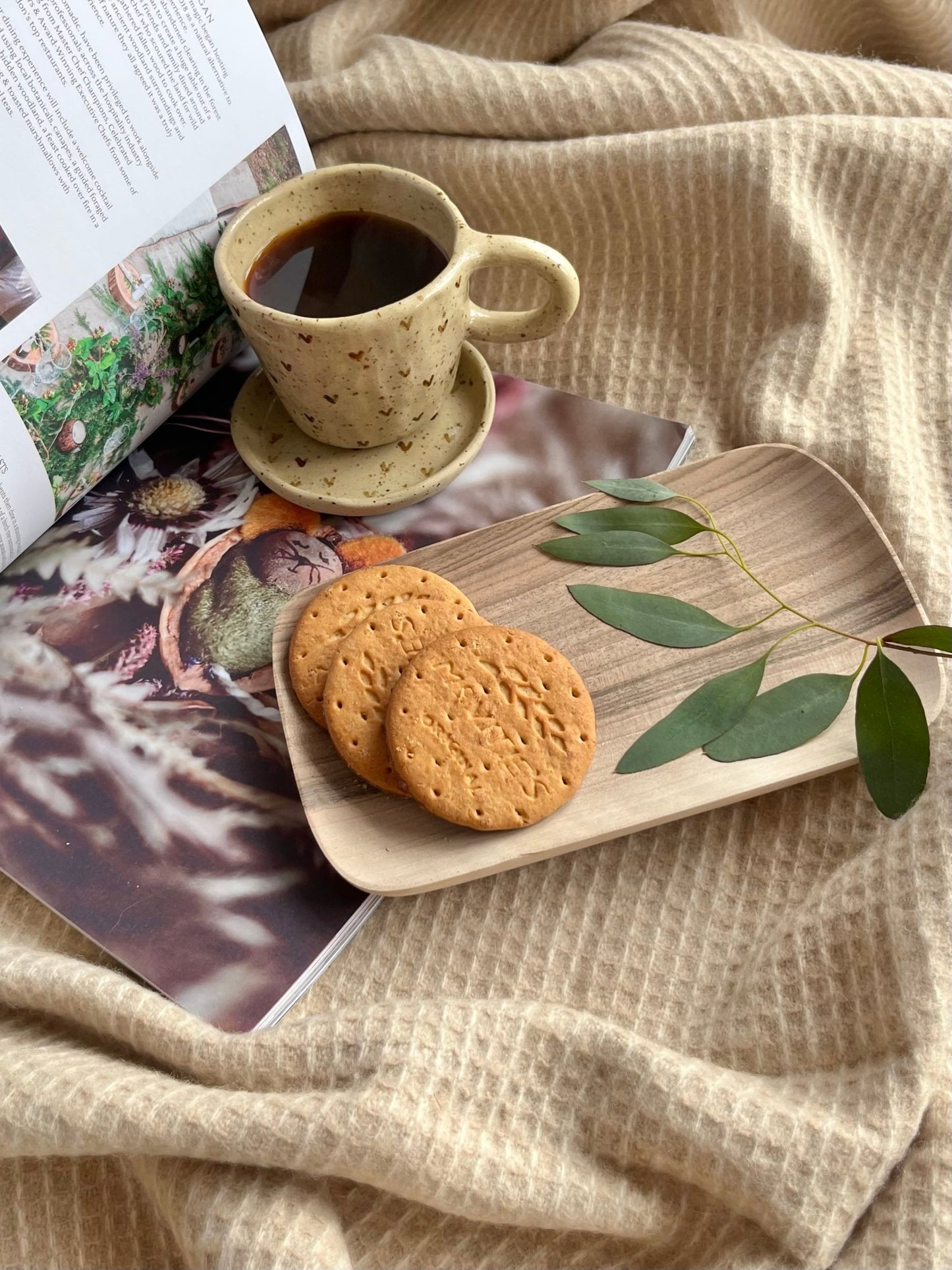 Hearts | Biscuit Plate & Cosy Mug Duo