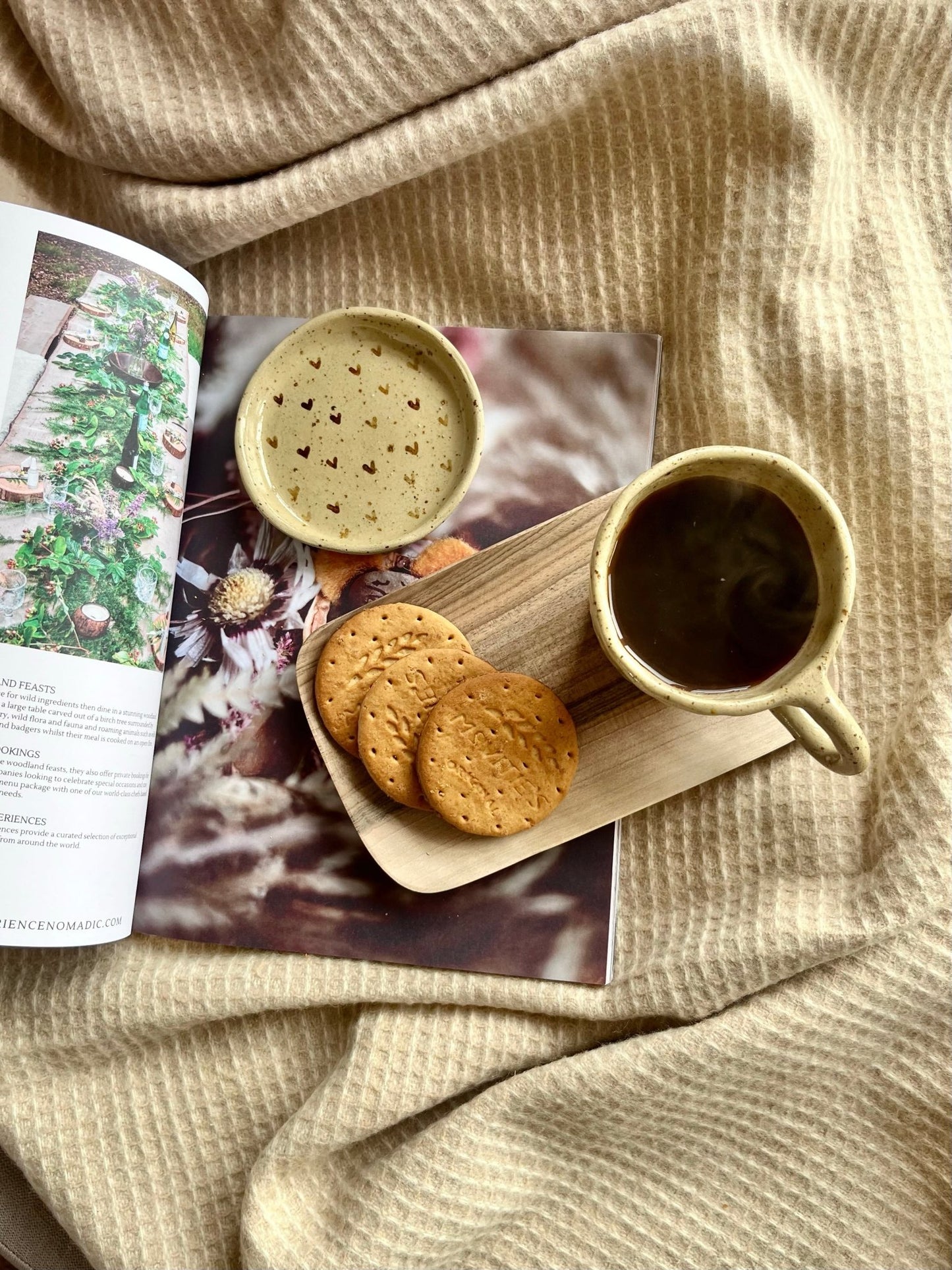 Hearts | Biscuit Plate & Cosy Mug Duo