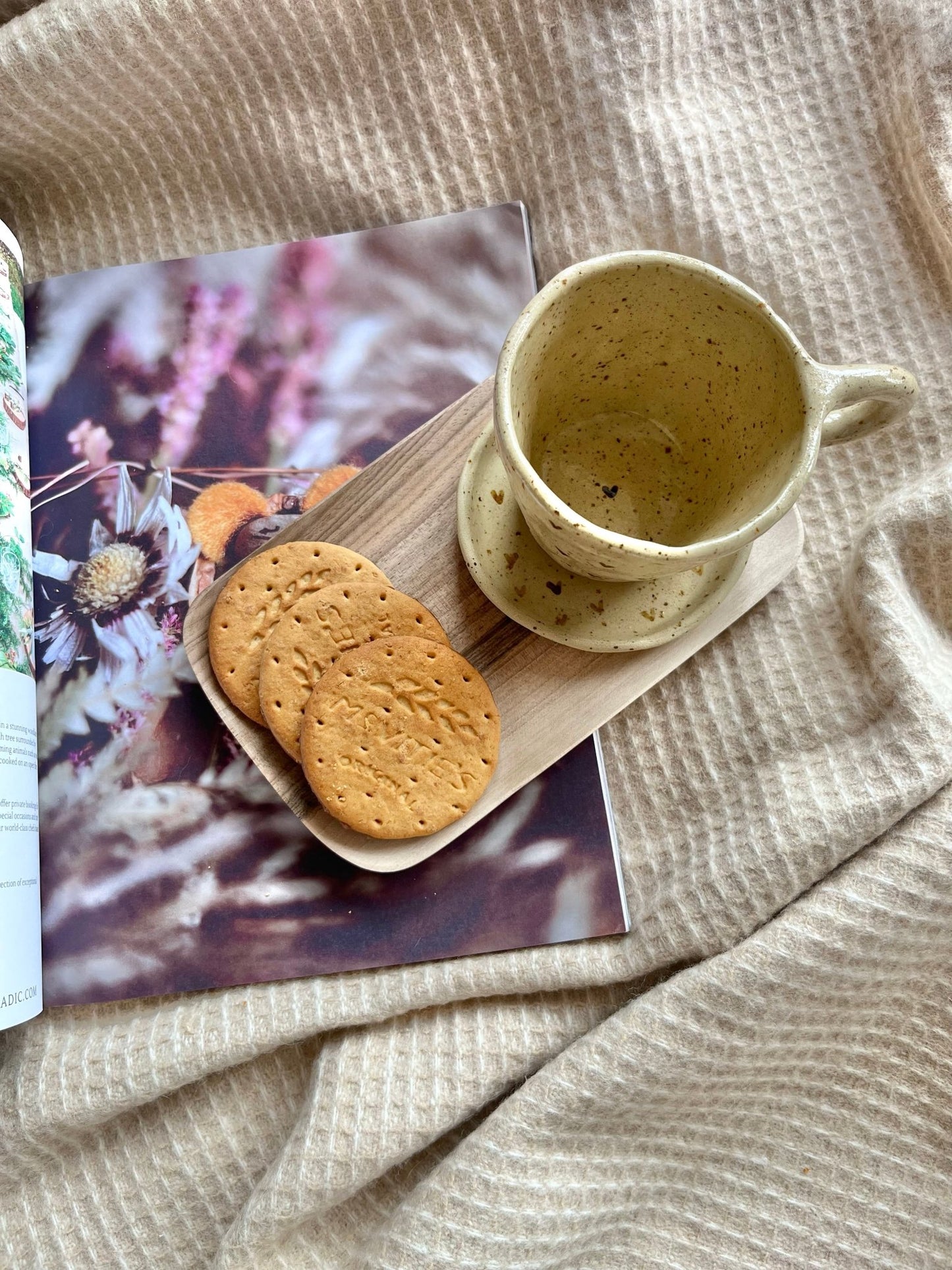 Hearts | Biscuit Plate & Cosy Mug Duo